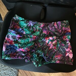 FLEO Jungle print shorts size M